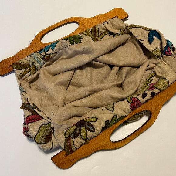 Vintage Mid Century Floral Crewelwork Bag with Wooden Handles - Picture 3 of 8